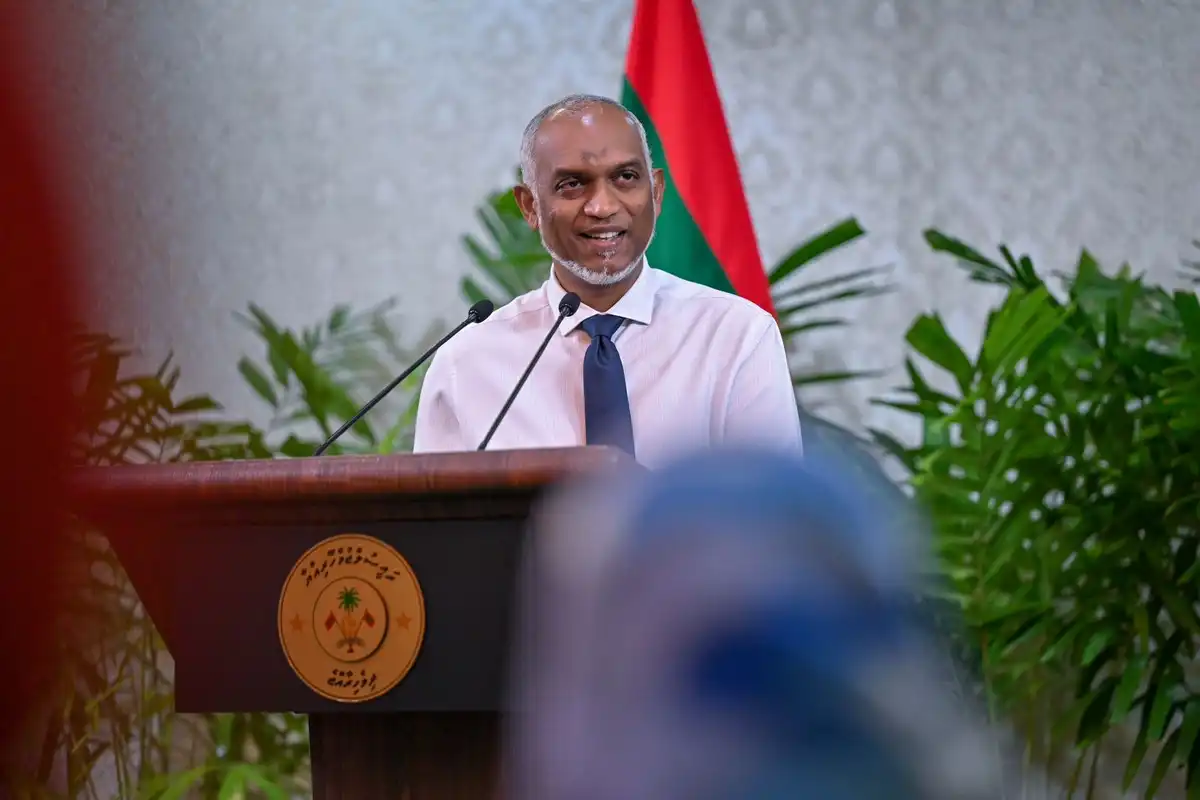 200 ފަހަރު ވީ ވައުދާ ޚިލާފަށް މުވައްޒަފުން ވަކި ކުރުން، ރައީސް ވިދާޅުވީ އެއީ ވައުދާ ޚިލާފުވުން ނޫން ކަމަަށް!