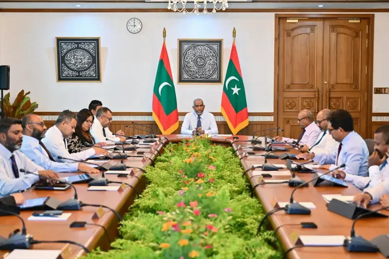 ރައީސް މުއިއްޒުގެ ސަރުކާރަށް ދެއަހަރު ވެގެންދިޔައިރު ތިބީ ޅެން ހެދުމަށާއި، ބުޅާ ބެލެހެއްޓުމަށް މިނިސްޓްރީ ހަދައިގެން ބޭކާރު ހަރަދުތައް ކުރަން: އަމްރު