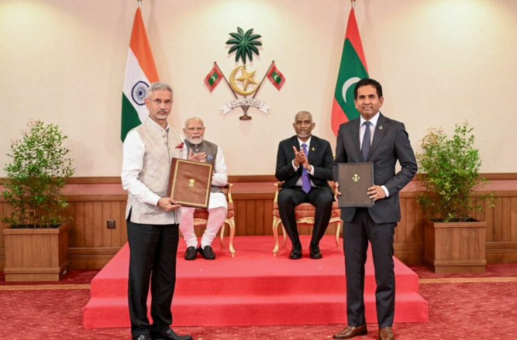 ތެލުން އިންޑިއާއިން ރާއްޖެ އަށް ލުއިތަކެއް ދީފި
