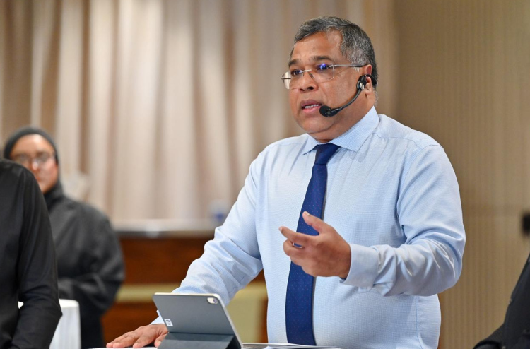 ބީއެމްއެލްގެ ކާޑު މުއާމަލާތްތަކުގެ 65 ޕަސެންޓް އީކޮމާސް ވެބްސައިޓްތަކަށް