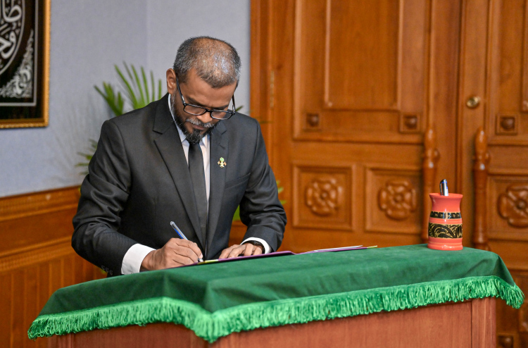 އީސީގެ ރައީސަކަށް ޝަކީލް އައްޔަންކުރަން މަޖިލީހުން ރުހުން ދީފި