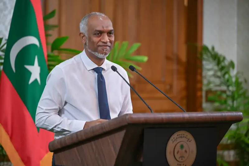 އިޤްތިޞާދު ހަރުދަނާ ކުރުމާއި މަސައްކަތުގެ އަޚުލާގު ކުރިއެރުވުމަށް ކުންފުނިތައް އެންމެ ރަނގަޅު މިންގަޑަކަށް ބަދަލު ކުރުމާއި ޕޭ ހާމަނައިޒްކުރުން މުހިންމު -  ރައީސް މުއިއްޒު