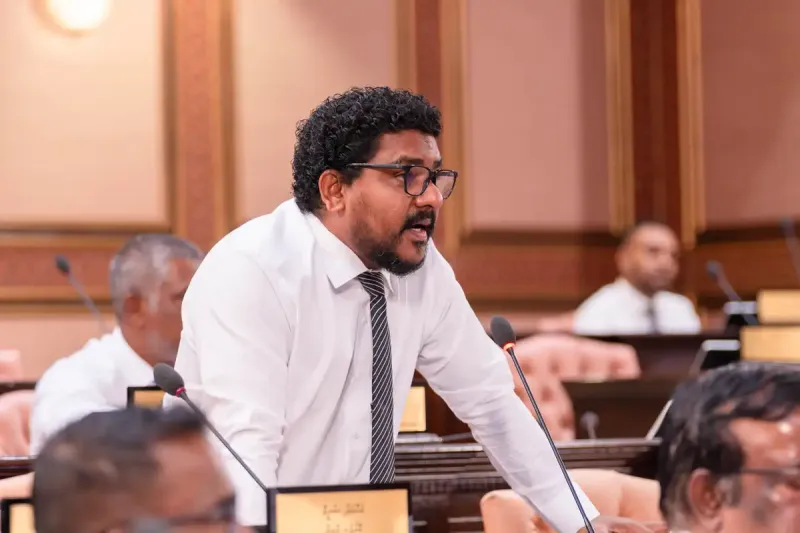 މުދަލާއި ޚިދުމަތުގެ އަގުން ޓެކްސް ނެގުމުގެ ގާނޫނަށް ހުށަހެޅި އިސްލާހުގެ ސަބަބުން ވިޔަފާރިތަކަށް ޓެންޝަން އިތުރުވާނެ: މެންބަރު މައުރޫފް