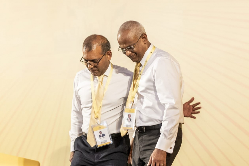 ޑޮލަރުގެ އަގު ދަށްނުވަނީ ކީއްވެތޯ އެހުމުން ސައީދު: ޞާލިހާއި ނަޝީދާ ސުވާލުކުރަން ފެނޭ