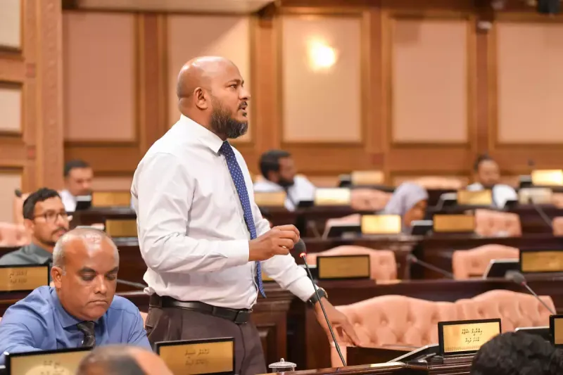 ރައްޔިތުން ހާސްވާންޖެހޭ ސަބަބެއް ނެތް، ބޭހާއި ޑޮލަރު ދަތިކަމެއް ނެތި ބަރާބަރަށް ލިބޭ: މެމްބަރު ޝުޖާއު