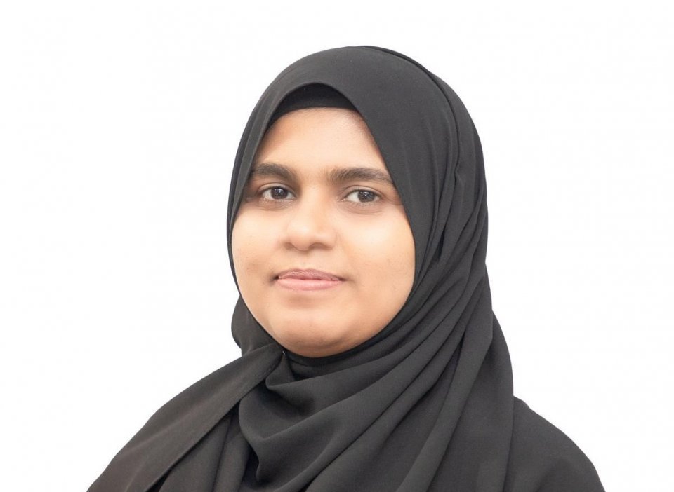 ޕީސީބީގެ މެންބަރު ކަމަށް ޒައިނާއަށް ރުހުން ހޯދުމަށް މަޖިލީހަށް