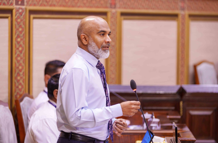 މާސްޓާސްއާ ހެދި ޓީޗަރުންނަށް ކުރިއެރުން ނުލިބެނީ ކުރީގެ ސަރުކާރުން ފްރޭމްވޯކް ހެދި ގޮތުން: މިނިސްޓަރު