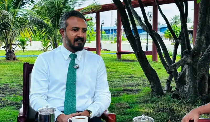 ރިއަލް އެސްޓޭޓް ހައުސިންގ ޕްރޮޖެކްޓެއް ހިންގަން މާލީ ވުޒާރާގައި ހުއްދައަށް އެދި އަހަރެއް ވީއިރުވެސް ހުއްދަ ނުލިބޭ: މޭޔަރު ޢާޠިފް