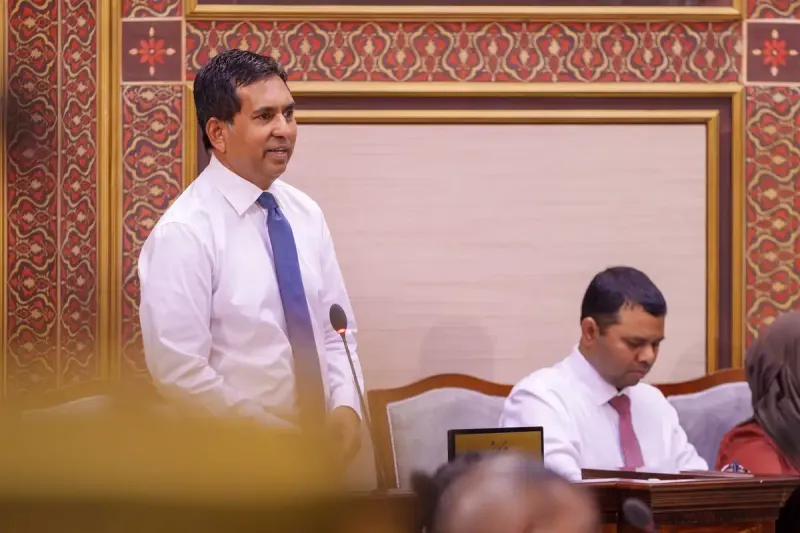ޑޮލަރުގެ މައްސަލަ ހައްލުނުވާތީ ސުވާލު ކުރުމުން މިނިސްޓަރ ސައީދު ވިދާޅުވީ ޕީއެންސީއަށް މަޖިލީސް ލިބުމަކީ ރާއްޖޭގެ ނަސީބު ކަމަށް
