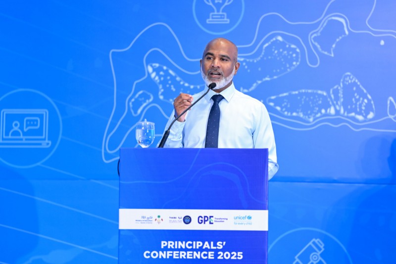 މި ދުވަސްވަރު 8،000 އެއްހާ ދަރިވަރުން ގަވައިދުން ސުކޫލަށް ހާޒިރުނުވޭ: މިނިސްޓަރު