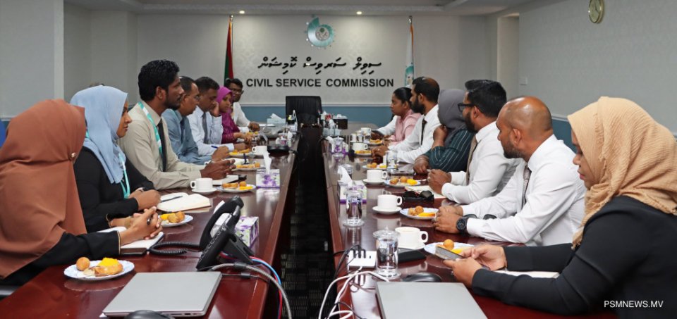ސިވިލް ސަރވިސް މުވައްޒަފުން ގަޑި ނުޖެހޭ ގޮތަށް 30 މިނެޓު ދީފި
