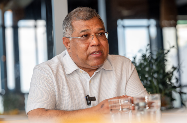 ޑޮލަރު އިންވެސްޓްމަންޓަށް ތަރުހީބު ރަނގަޅު، ޑެއިލީ ލިމިޓް އިތުރުވަނީ އެހެންވެ: ޝަރީފު