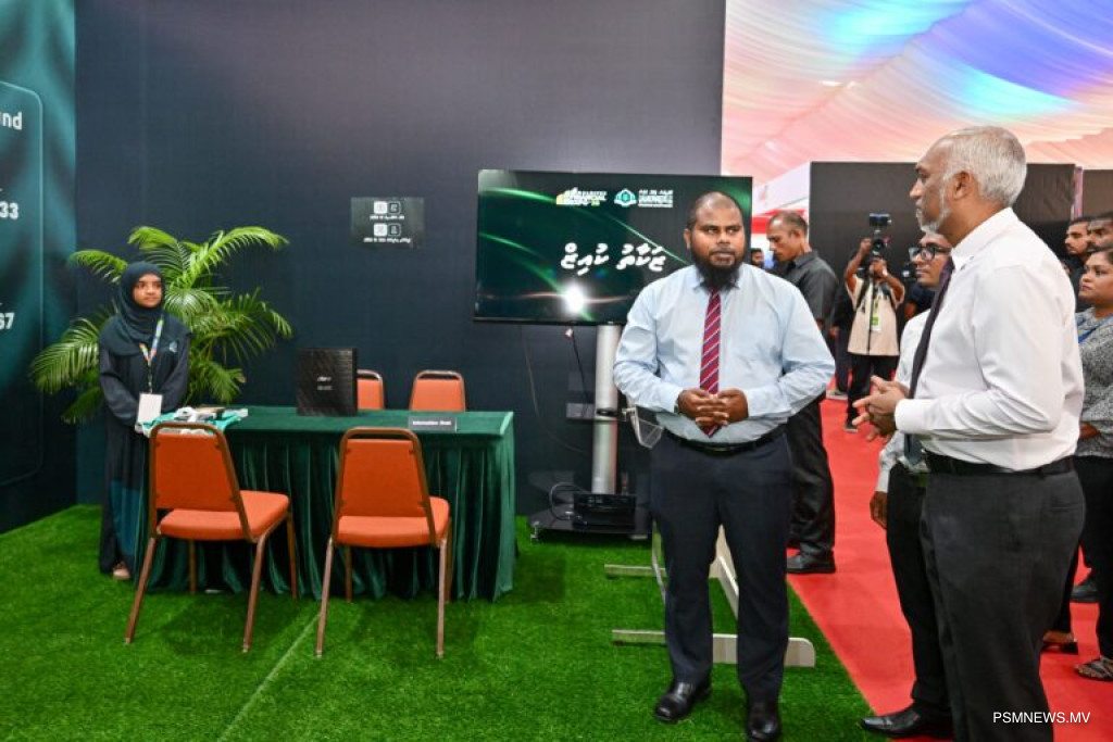 ފައިނޭންޝަލް އެކްސްޕޯގެ ތެރެއިން ޒަކާތާ ގުޅޭ 4 ފޮތެއް ނެރެފި