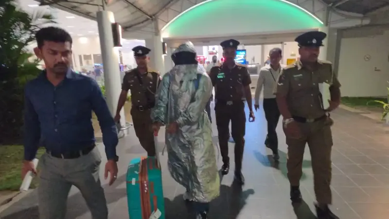 ލަންކާގައި މީހަކު މަރާލި މައްސަލައެއްގައި ހޯދަމުންދިޔަ މީހަކު ރާއްޖެއިން ފޮނުވާލައިފި