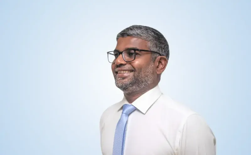 އެމްޑީޕީ އަށް ސޮއިކުރުމުން ތިނަދޫ ކައުންސިލް ރައީސްގެ ގޮނޑި ގެއްލިއްޖެ