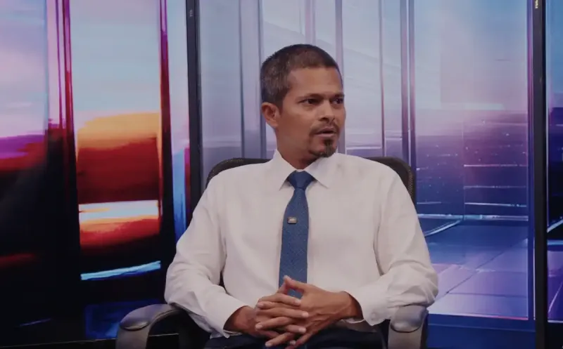 މިސަރުކާރުން ހިންގާ އެންމެ ބޮޑު ޕްރޮޖެކްޓަކީ ރައީސް މުއިއްޒުއަށް ސަޕޯޓުކޮށް ޓްވީޓް ކުރާ މީހުންނަށް ވަޒީފާ ދިނުން: ޙުސައިން