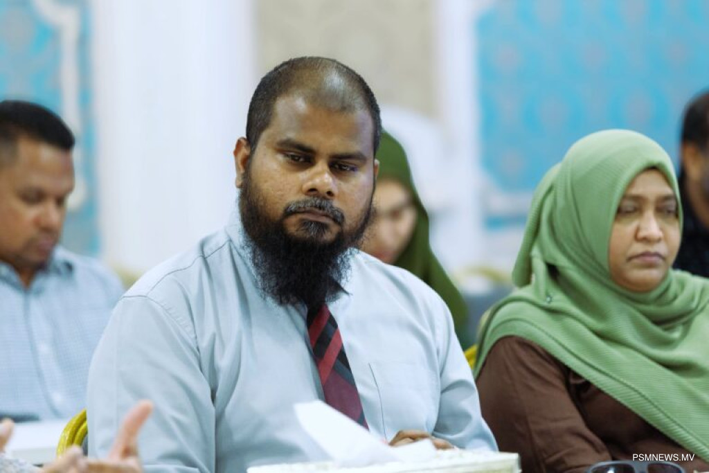 ބޯންމެރޯ ހެދުމަށް 6 ކުއްޖަކު އިންޑިއާއަށް ފުރަނީ