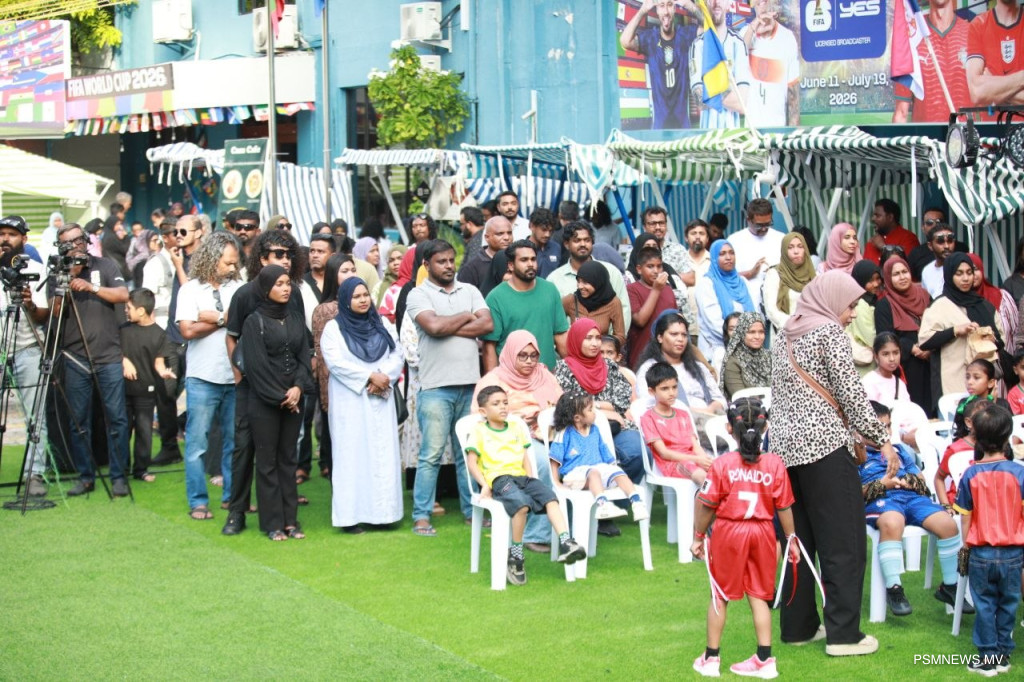 ޕީއެސްއެމް ވޯލްޑް ކަޕް ހަވީރު: ކުޅިވަރުން ކުޑަކުދިންނަށް އުފާވެރި ވަގުތެއް