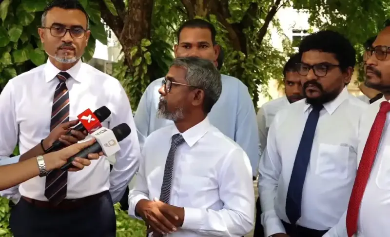 ވަޒީރުން ޖަވާބު ނުދެއްވުމުން އެކަމާއި އުފާފާޅުކޮށް މެންބަރުން އަތް ޖައްސަވާ، މިއީ މަޖިލީހެއްގެ ހަޔާތުގައި ލަދުގަންނަން ޖެހޭ ކަންކަން: މެންބަރު ޒިޔާދު