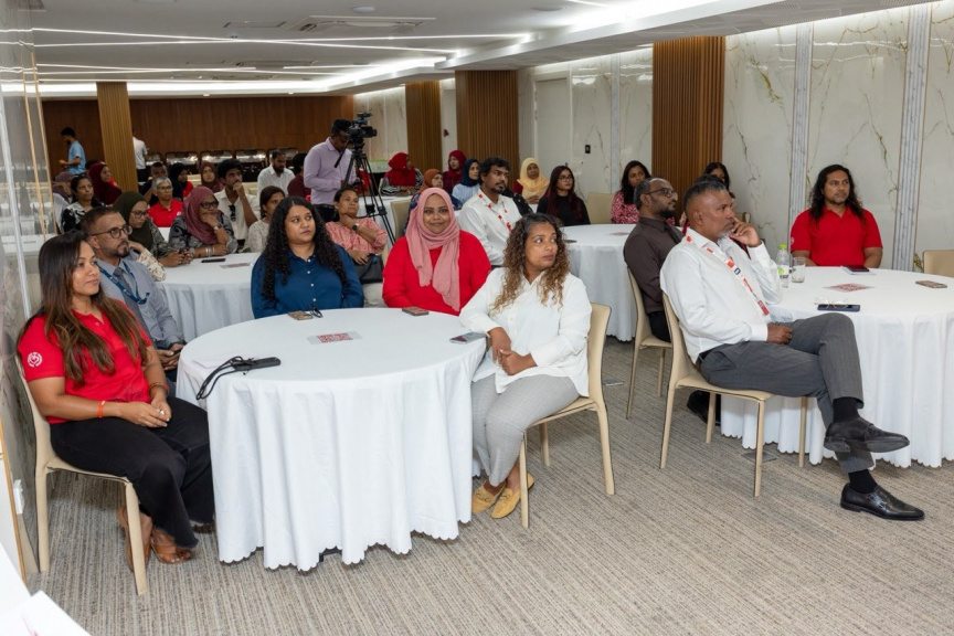 ހިތުގެ އުމުރު ބަލާ ކަލްކިއުލޭޓާ، ޓައިނީ ހާޓްސް އިން ތައާރަފުކޮށްފި