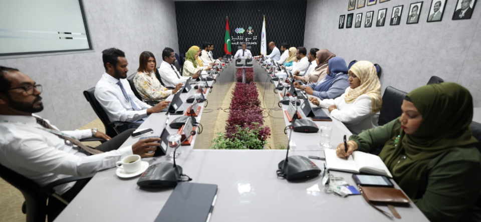 "މިދިޔަ 6 މަސްދުވަހު ކައުންސިލުގެ މަސައްކަތްތަކަށް ގިނަ ހުރަސްތަކެއް ކުރިމަތިވި"