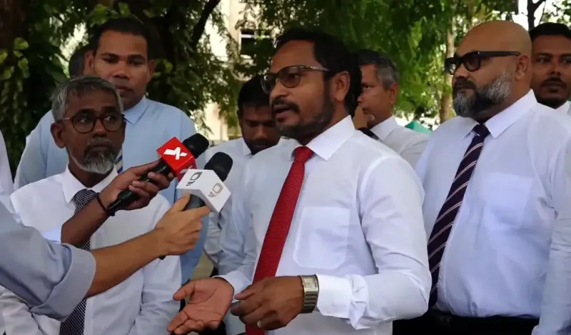 ރައީސް މުއިއްޒުގެ ސަރުކާރަކީ މަދިރި އަކަށްވުރެ ބަލި ސަރުކާރެއް: މެންބަރު ސަމީރު