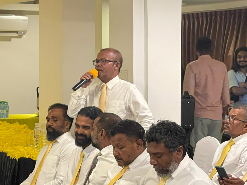 އެމްޑީޕީގެ ޖަލްސާތައް ހުށަހަޅާ މެންބަރު އަންވަރު ކޯޓަށް ހާޒިރު ކުރަން ވެގެން ހޯދަނީ