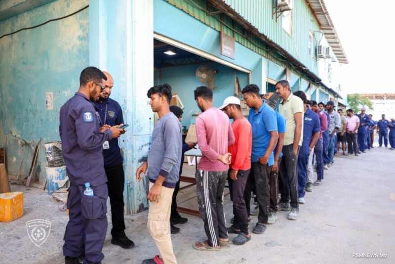 ތިލަފުށީގައި ރެއިޑް އޮޕަރޭޝަނެއް، 32 ބިދޭސީއަކު އިމިގްރޭޝަން ބެލުމުގެ ދަށަށް