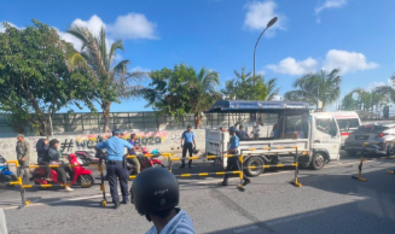 އުސްފަސްގަނޑު ކައިރީ ސައިކަލަކާއި ލޮރީއެއް އެކްސިޑެންޓުވެ މީހަކު މަރުވެއްޖެ