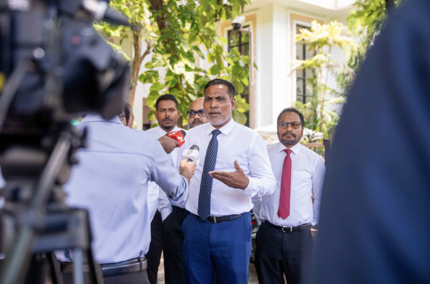 އެމްޑީޕީގެ ކަންބޮޑުވުން: ކޮމިޓީ އެލަވަންސަށް 20،000 ރުފިޔާ ލިބޭއިރު، ބައްދަލުވުމެއްގައި 15 މިނިޓު ވެސް ނުވޭ