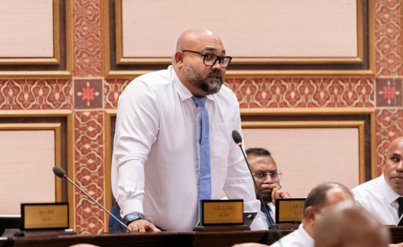 ލ. ހިތަދޫ އިން ކޮންމެ ބައިގަޑިއަކުން ކަރަންޓު ކެނޑޭތީ އެ މައްސަލަ އެންމެ ފަހުން މަޖިލީހަށް!