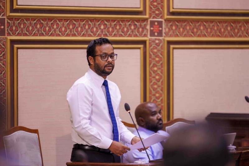 މުއްޠަލިބު އެމްޑީޕީ މެންބަރުންނަށް: "ސުވާލުތައް ގިނަވެ އެޖެންޑާކުރުން ލަސްވުމަށް އަޅުގަނޑު ޒިންމާވާން ނުޖެހޭ"