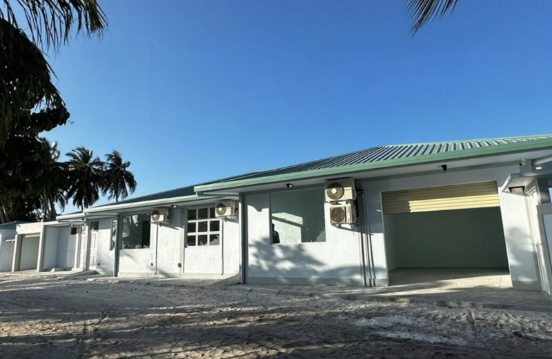 ހޯރަފުށީ ހާފްވޭ ހައުސްގައި އުޅޭ ކުދިންތަކެއް މީހަކަށް ހަމާލާދީ މާރާމާރީ ހިންގި މައްސަލައެއް ބަލަނީ