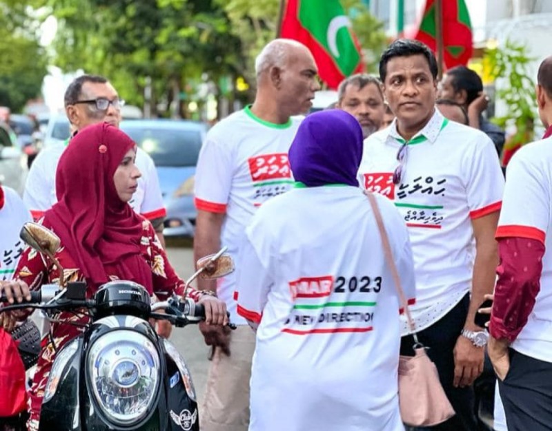 މި ސިޔާސީ ނިޒާމު ހިންގަނީ ޕާޓީތަކަށް ޚިދުމަތް ކުރަން: އުމަރު