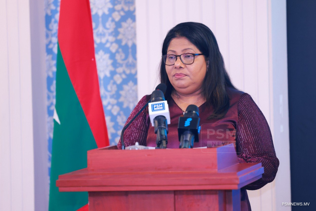 އަތޮޅުތެރޭގެ 17 ރަށަކަށް ބޭނުންވާ އެމްބިއުލާންސް ހަވާލުކޮށްފި