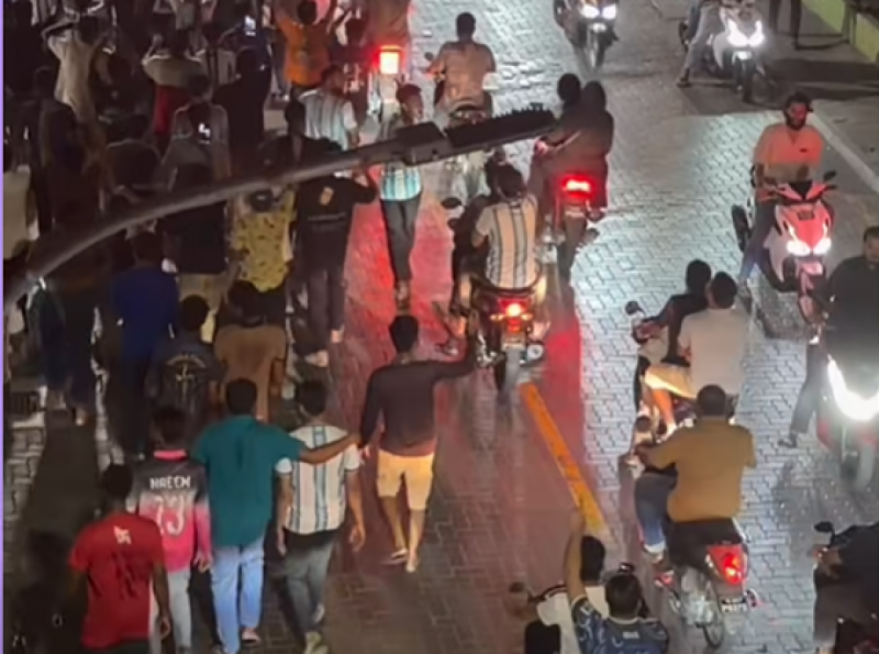 ވޯލްޑް ކަޕް: އުފާ ފާޅުކުރުމުގައި އަމާންކަން ގެއްލިދާނެ ކަމެއް ނުކުރުމަށް ދިވެހި ފުލުހުން އެދިއްޖެ