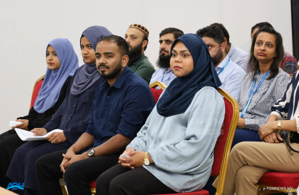 އޭއީއެޗުގެ ފުރަތަމަ މެޑިކަލް އިންޓަރންޝިޕް ބެޗު ދަސްވެނިވެއްޖެ