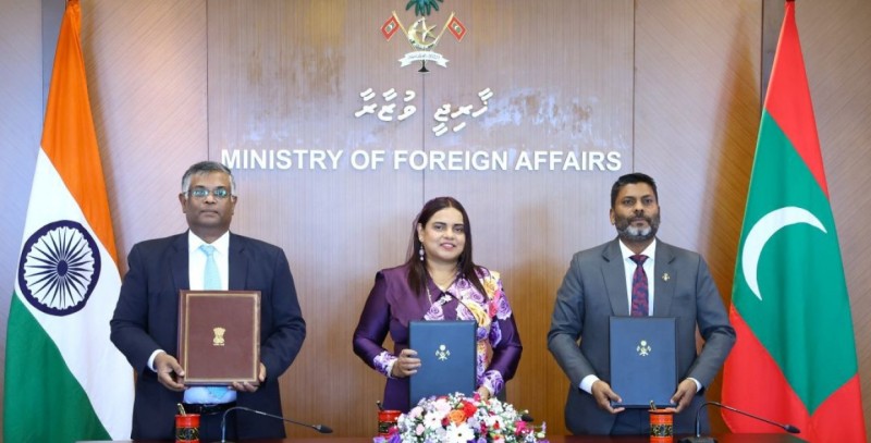 42 ރަށެއްގައި ފިޓްނަސް ސެންޓަރުތަކަށް ބޭނުންވާ ސާމާނު އިންޑިއާއިން ހިލޭ ހޯދަން ސޮއިކޮށްފި