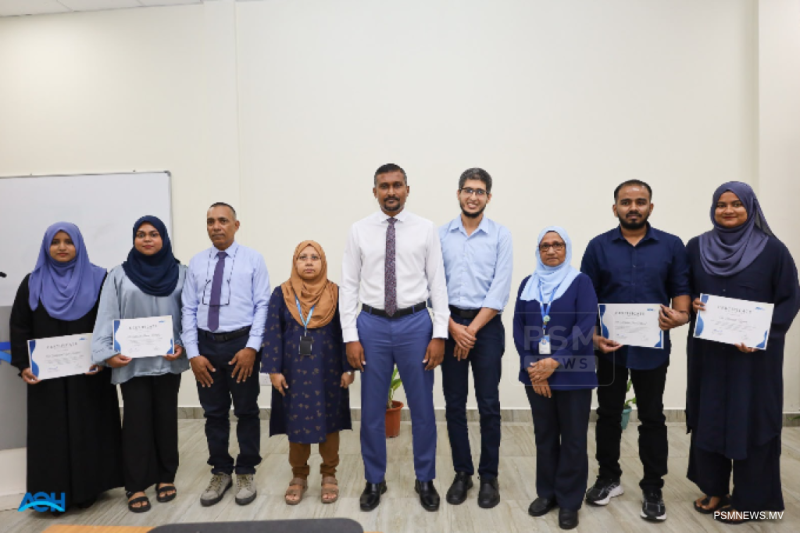 އޭއީއެޗުގެ ފުރަތަމަ މެޑިކަލް އިންޓަރންޝިޕް ބެޗު ދަސްވެނިވެއްޖެ