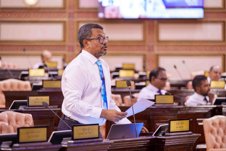 ކުޑަކުދިންގެ ޖިނާއީ އަދުލުގެ ގާނޫނު ތަންފީޒު ނުކުރެވޭތީ، ކަމާބެހޭ މިނިސްޓްރީތައް ހާޒިރުކުރަން ހުށަހަޅައިފި