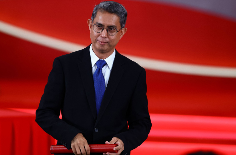 އަންހެނަކާ ކުރި މުއާމަލާތްތަކެއްގެ މައްސަލާގައި ސިންގަޕޫރުގެ ވަޒީރަކު އިސްތިއުފާ ދެއްވައިފި