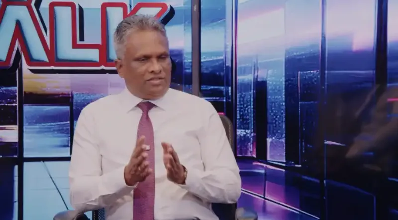 ތަރައްގީގެ ވާހަކަ ދެއްކޭނީ ރައްޔިތުން ތިބީ ސާފު ފެނުން ފެންވަރައިގެންކަން ޔަގީންކުރުމަށްފަހު، ރަސްމާލެ ވެސް އަންނަން ޖެހޭނީ އޭގެ ފަހުން: އާޒިމް