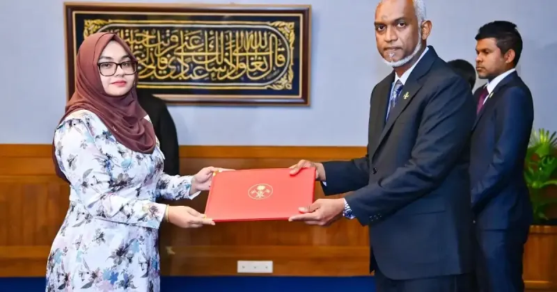 ވަޒީފާއާބެހޭ ޓްރައިބިއުނަލްގެ ނައިބު ރައީސް މަހީރާ އެ މަގާމުން ކުއްލި ގޮތަކަށް ވަކިކޮށްފި