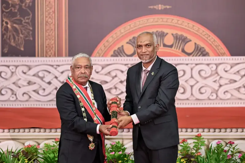 ރައީސުލްޖުމްހޫރިއްޔާ، ނިޝާން ޢިއްޒުއްދީނުގެ ޢިއްޒަތުގެ ވެރިކަން، ނިޝާން މުލީގޭ ޝަރަފްގެ ޢިއްޒަތުގެ ވެރިޔާ ޙުސައިން ޢަފީފަށް އަރުވައިފި