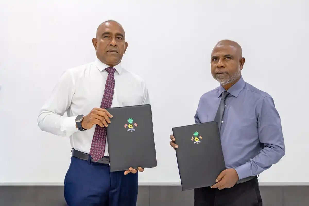 މާލޭ ކޯޓު ކޮމްޕްލެކްސް އިމާރާތްކުރުމުގެ މަޝްރޫޢުގެ އެއްބަސްވުމުގައި ސޮއިކުރުން