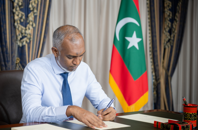 ގުނަވަން ޓްރާންސްޕްލާންޓްކުރުމުގެ ބިލު ރައީސް ތަސްދީގުކުރައްވައިފި
