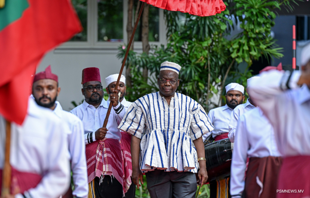 ހަ ޤައުމެއްގެ ނޮންރެސިޑެންޓް ސަފީރުން މަޤާމުގެ ފަތްކޮޅު އަރުވައިފި