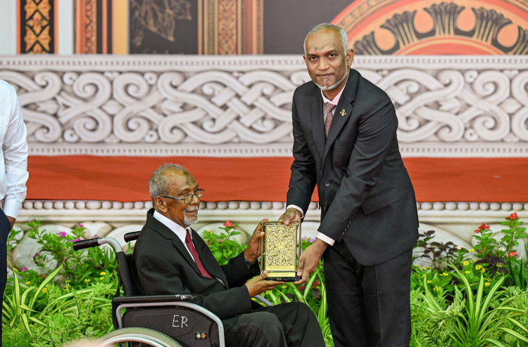ރައީސަށް ލަފާދޭ މަޝްވަރާ މަޖިލީހަކާއި ގައުމީ މަޖިލީހެއް އެކުލަވާލަނީ