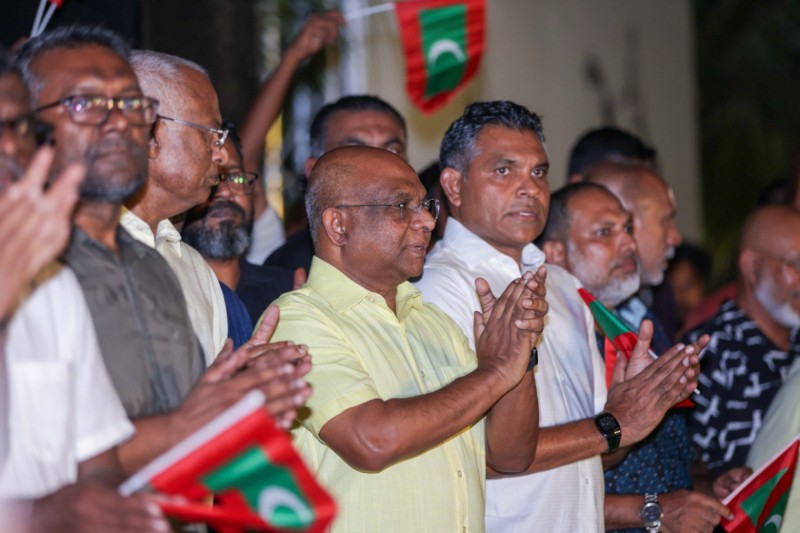 ސަރުކާރުން އުޅެނީ 2.4 ބިލިއަން ޗާޕްކުރަން، މިއީ މާލީ ނިޒާމު ހަލާކުކޮށްލުން: ޝާހިދު