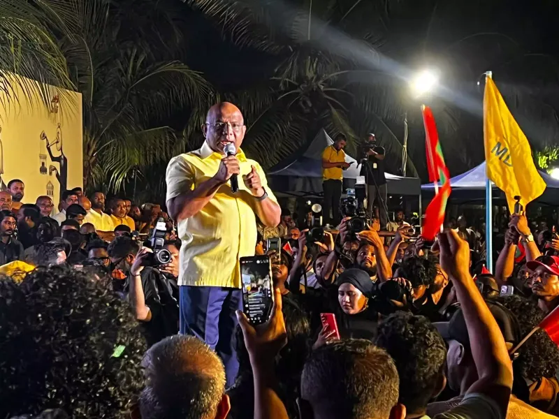 ސިޔާސީ ގޮތުން ޚިޔާލު ތަފާތުވާ މީހުންނަކީ އިސްލާމުން ނޫން ކަމަށް ދޭހަވާ ފަދަ ބަސްމަގު ބޭނުންކުރުމަކީ ގައުމުގެ ފޭރާން ހަލާކުވާނެ ކަމެއް: ޝާހިދު